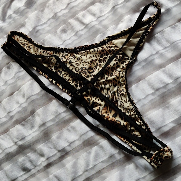 Leopard Print T-string Thong Panties - Picture 3 of 8